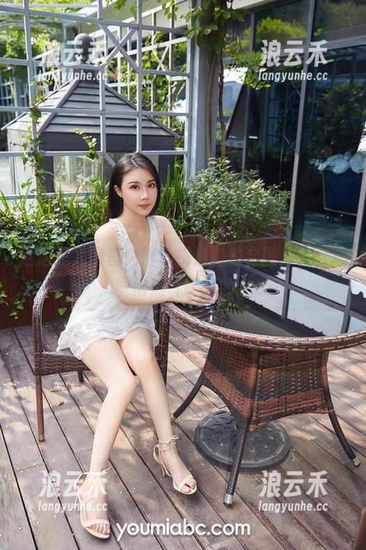 这边是尤蜜荟，精心挑选的约会图片，真心觉得热气腾腾的。