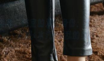 异思趣向 – 浴室的双重身份：夏夏高清图册，制服+水汽=混乱的美感！