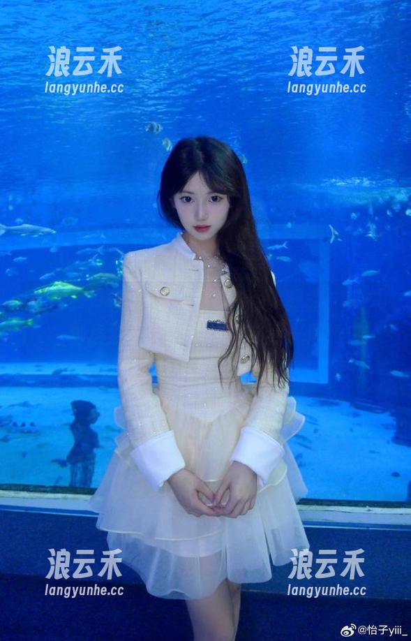 怡子yiii 美脚?没错,怡子yiii在线美图里,某只脚居然比我脸上的皮肤还光滑。