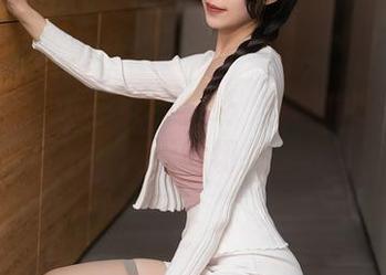 原图里的抖娘利世秘书：当认真工作和闲聊无缝切换