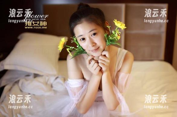 推女神 - Akiki朱若慕又来了，网袜配搭完全不设限，最新图册走起！