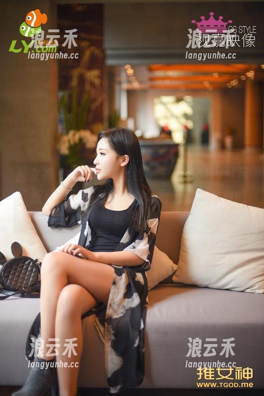 推女神 - 最新图库上线！朱赢Molly展示“折翼天使”是如何在地面上做出优雅的摔跤姿态！