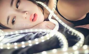 推女神 – 原图里的欧尼anne：这个户外让你想参加野外生存？