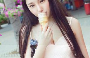 推女神 – 艾小青的自拍合集：每张都能，即使脸有点蒙圈。