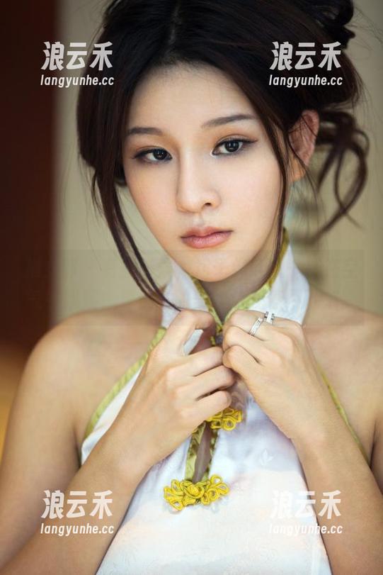 推女郎 - 有些时候，裙子像红旗一样在空气中飘荡，夏倪可的美图让我停不下来。