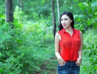 推女郎 – 最新易阳校服写真，再次证明，时尚和好成绩真的可以兼得！