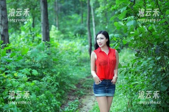 推女郎 - 最新易阳校服写真，再次证明，时尚和好成绩真的可以兼得！