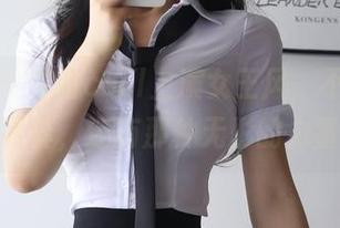微密圈 – 文茜cool上演女王风，不只是一张写真，还有那种无形的力量。
