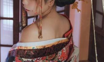 快来围观无颜小天使wyOL今天的原图，颜颜正在挑战‘不想加班’的极限！