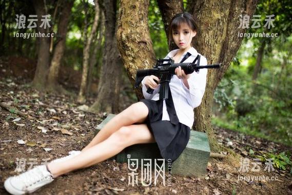 果团网 - 一次性看个够！何嘉颖无圣光浴室合集，水花四溅的欢乐！