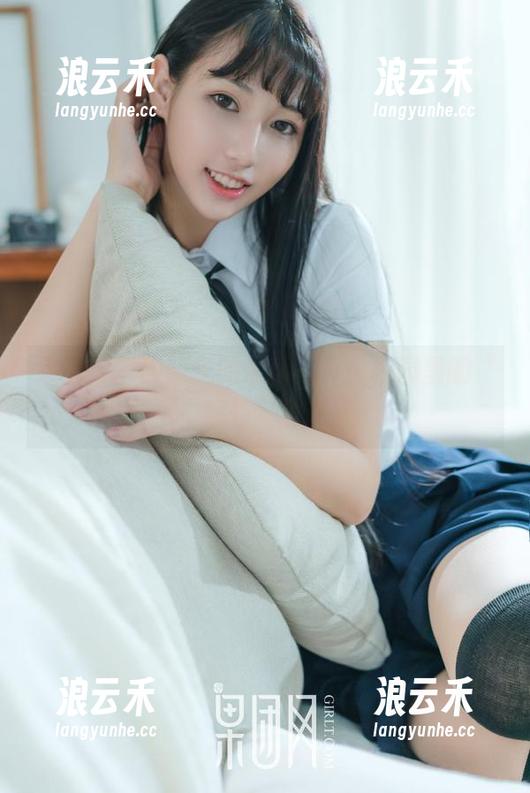 果团网 - 酸酱兔的最新写真：校园里的“意外”发现