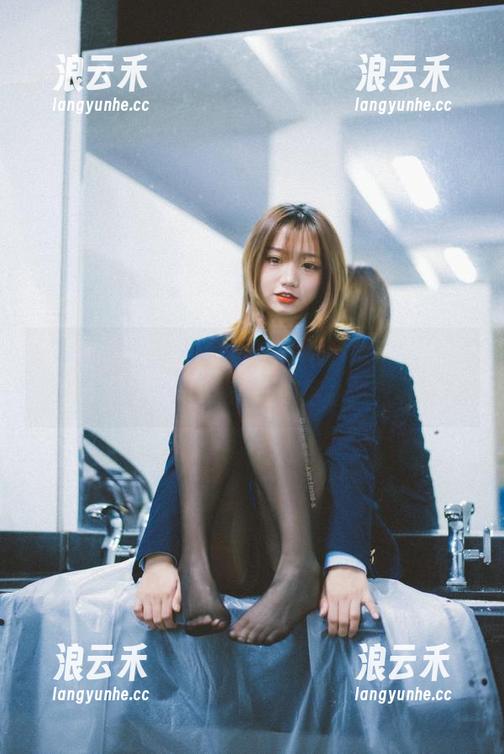 柒柒不可爱可真会玩，私拍日常——不拘一格，随心而活。