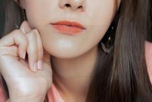 梦丝女神 – 看灵唯的双马尾杀原图，壁纸界的又一黑马！温柔与力量的完美结合。