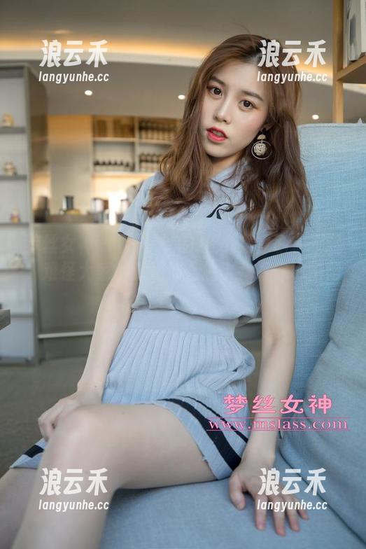 梦丝女神 - 看了玥玥的JK小女神私拍原图，难怪大家都对她那么迷，我好像也沦陷了。
