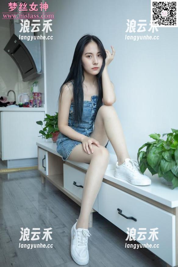 梦丝女神 - 一吻入魂：魏婷婷的宿楼丝袜玉足女神写真集精选实在太撩了！