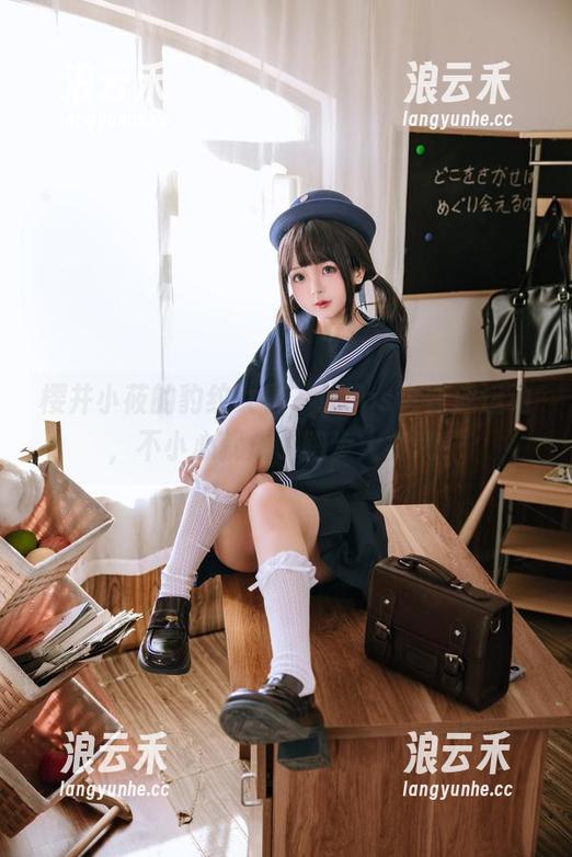 樱井小莜 樱井小莜的豹纹女警,让cos也变成运动,不小心就成了跑步大赛哦!