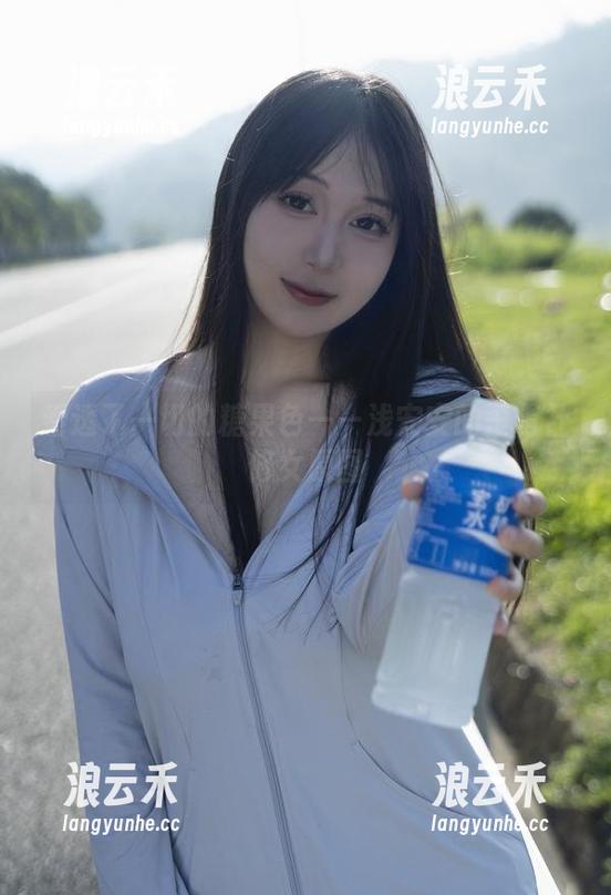 浅安安 看透了一切的糖果色——浅安安的歪萌社修女原图