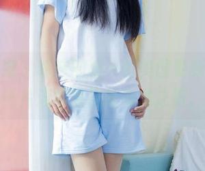 物恋传媒 – 菲菲的新一轮美图更新，又是一片流年落花的乌龙之旅。