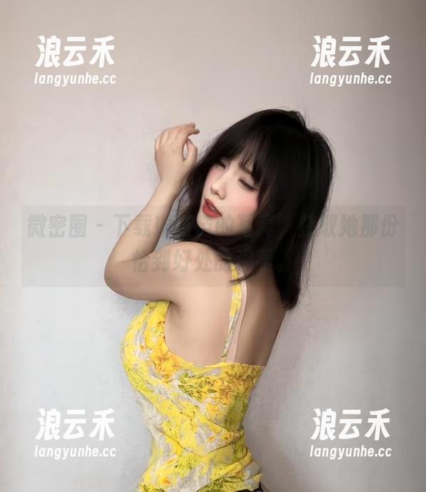 微密圈 - 下载琳铛铛的写真，获取她那份恰到好处的温柔。
