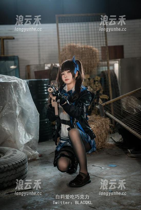 白莉爱吃巧克力的“浴室解锁”——原图中的自然流露，套图里面却跟我聊起了我们小时候的洗澡歌。