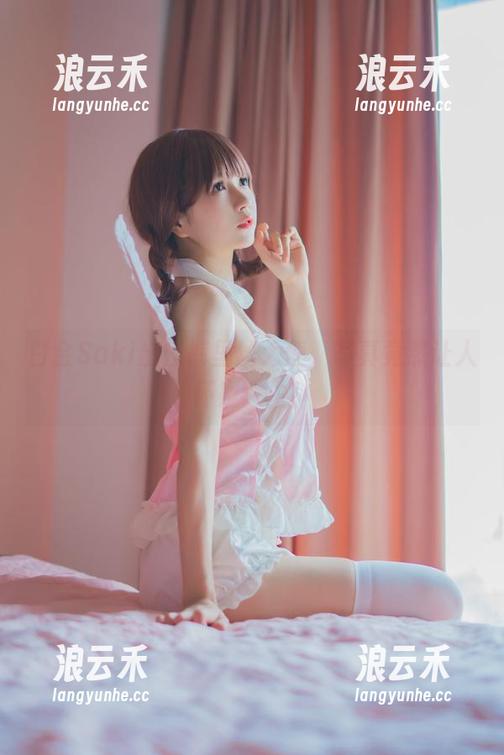 白金Saki出任裤里丝大使，写真竟然让人怀疑人生！