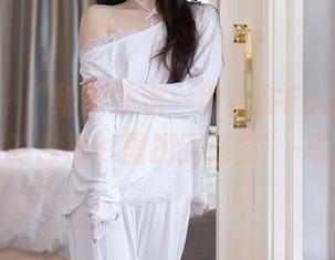 秀人网 – “细节决定一切？在FoxYini孟狐狸的白衬衫里找到借鉴”-写真集