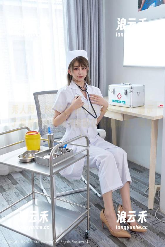 秀人网-MODEL伊若 秀人网 - MODEL伊若的黑色图集,暗示了我那条小黑裙只能卧在衣柜深处,哈哈!