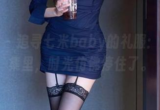 秀人网 – 追寻七米baby的礼服：在这合集里，时光仿佛停住了。