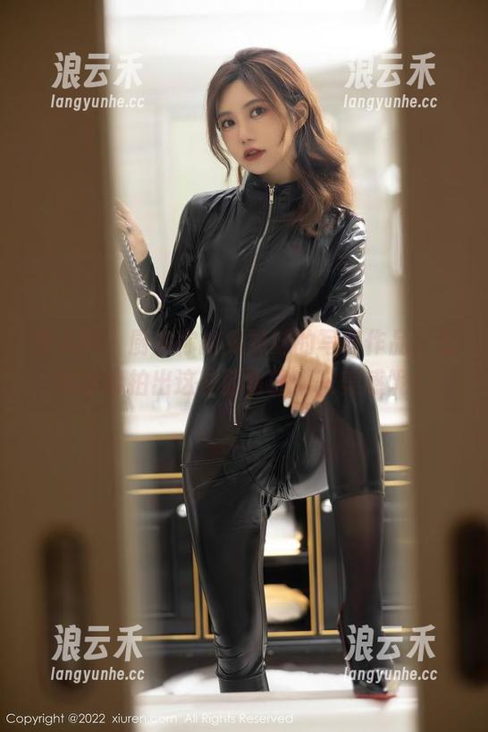 秀人网 - 厨娘你的兔妹妹的写真作品，怎样才能拍出这些面食的懒散美感呢？