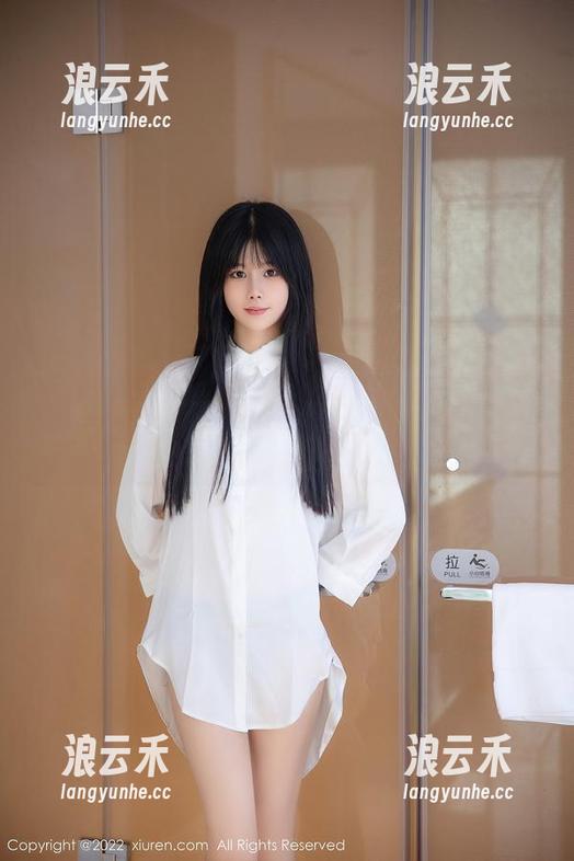 秀人网 - 学妹张思允Nice：高清写真里的校园梦，撩得飞起。