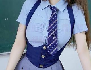 秀人网 – 泳池里的余晖，戴允祺和图库一起撒野！