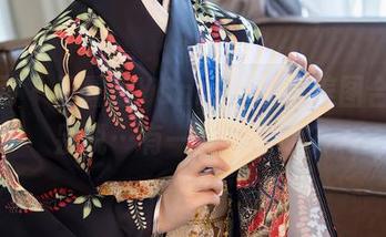 秀人网 – 王馨瑶Yanni的灰丝美图合集，别说…有一点点撩哦？