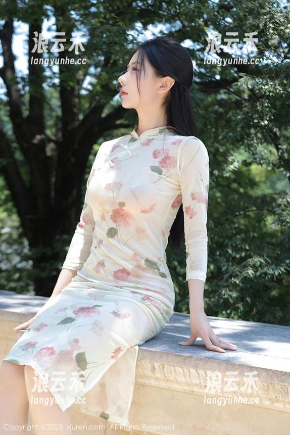 秀人网 - 一次免费下载，全集蛋蛋宝的帅气制服都在这里！