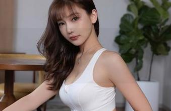 秀人网 – 想要捡到的秘密：龙泽美曦图包分享