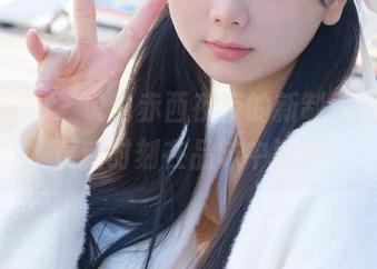 稚乖画册 – 说说赤西夜夜的新制服图集，更新时刻在品味中流转