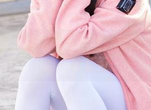 稚乖画册 – 棒球帽与黑丝，赤西夜夜全集的一种反叛