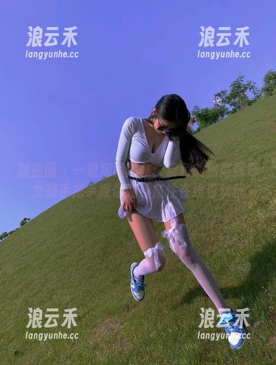 微密圈 - 一组定制图集：粉色的猪陈佩奇女孩手把手教你变身魔性在线看欢乐