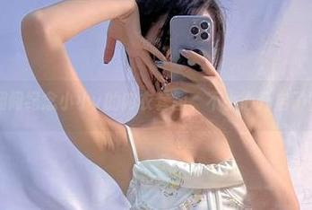 微密圈 – 翻阅纪念小小v的内衣套图，不小心开启了脑洞模式。