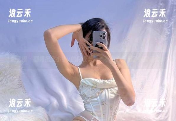 微密圈 - 翻阅纪念小小v的内衣套图，不小心开启了脑洞模式。