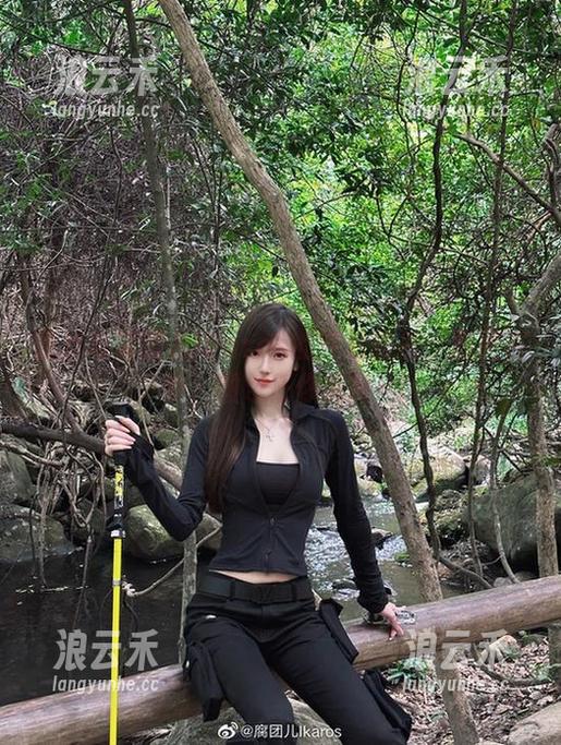 蕾丝与腐团儿Ikaros的轻松碰撞：原图在手，图包任你玩转！