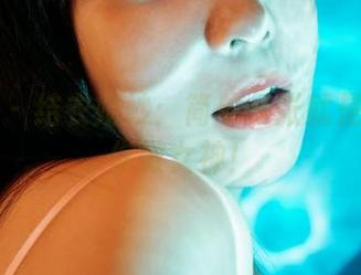 蜜桃社 – 结衣婚纱：简单一张就是壁纸任你做女神！