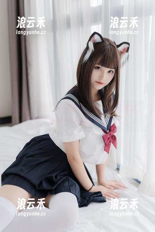 私房小天地：蜜汁猫裘带来女仆死库水，水那么清澈，猫咪们都想跳水！