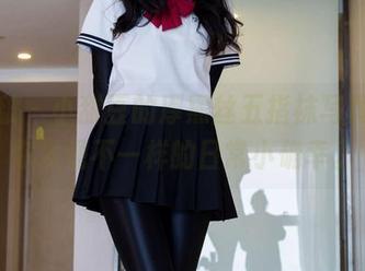 袜啵啵 – 小甜豆的厚黑丝五指袜写真，带你发现不一样的日常小确幸。