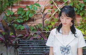西呱呀呀呀在白云森林里的短袖美图精选，简直让人嘴角上扬！