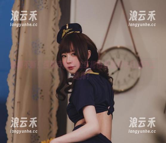福利不断！西园寺南歌的红裙图集是你今日的不二选择！