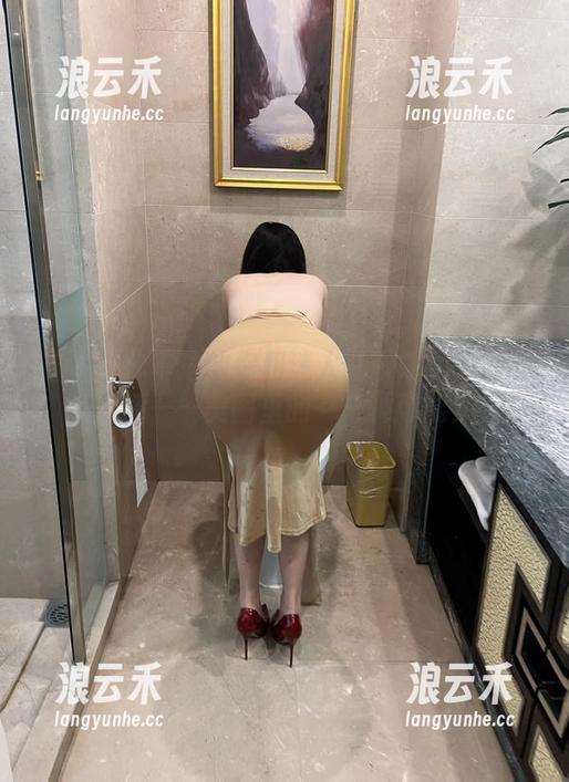 微密圈 - 车边的你和迷人的五姨太的创意碰撞——美图里的一千种可能！