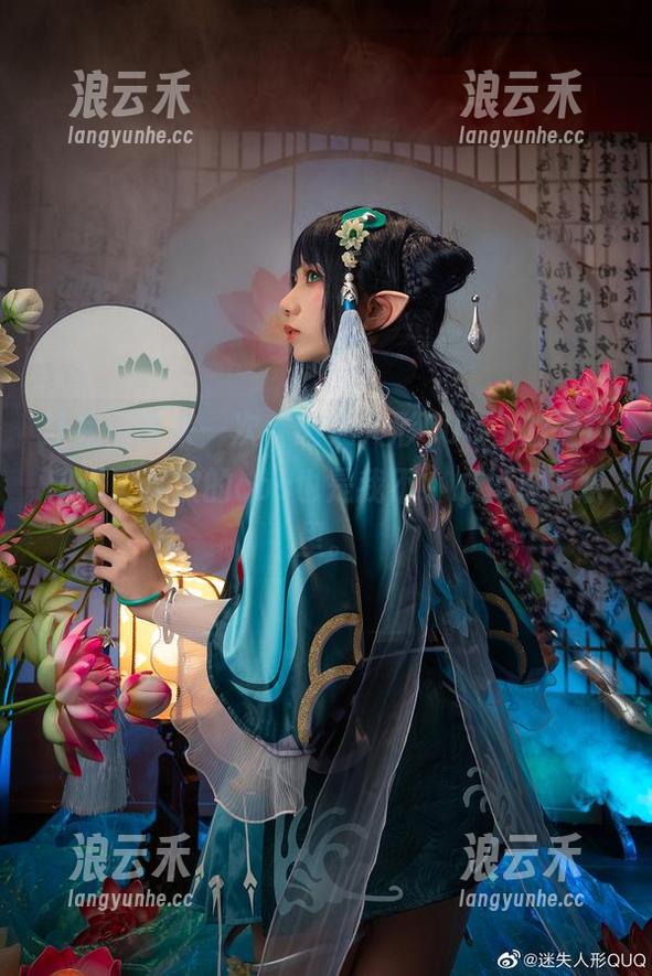 让我们再来一次“迷失人形QUQ”的海边印记，这次的cos也是我不小心掉进了水里。