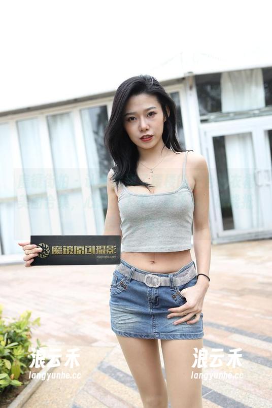 魔镜街拍 - 认真找到了楼楼的白色连衣裙美图合集，心想：人美，裙子美，谁能抵挡得了呢？